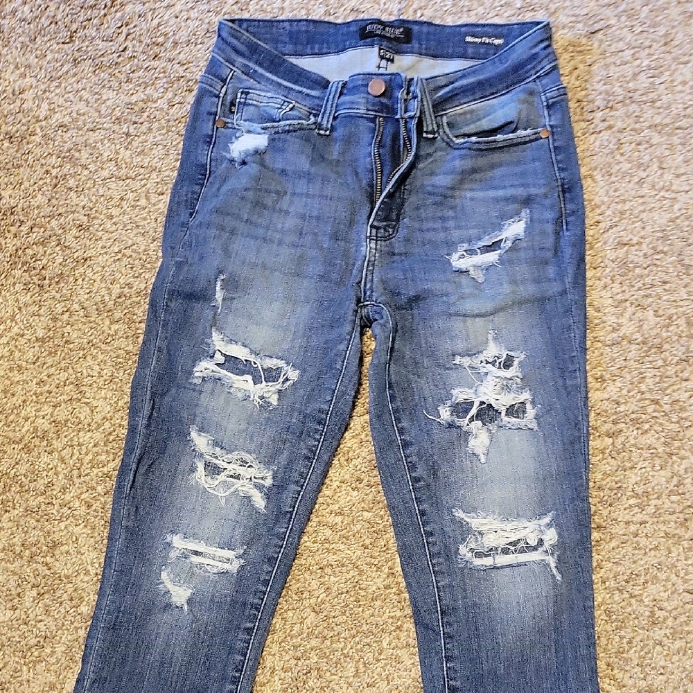 Judy Blue Distressed Skinny Capri Jeans - Blue